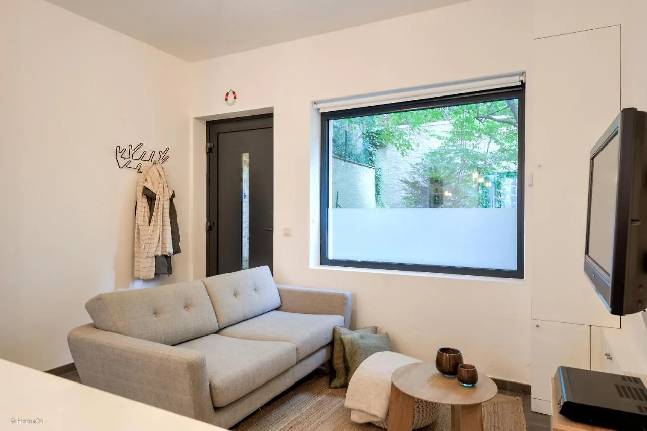 Stylishly Furnished Private Home In A Vibrant Area Antwerpen