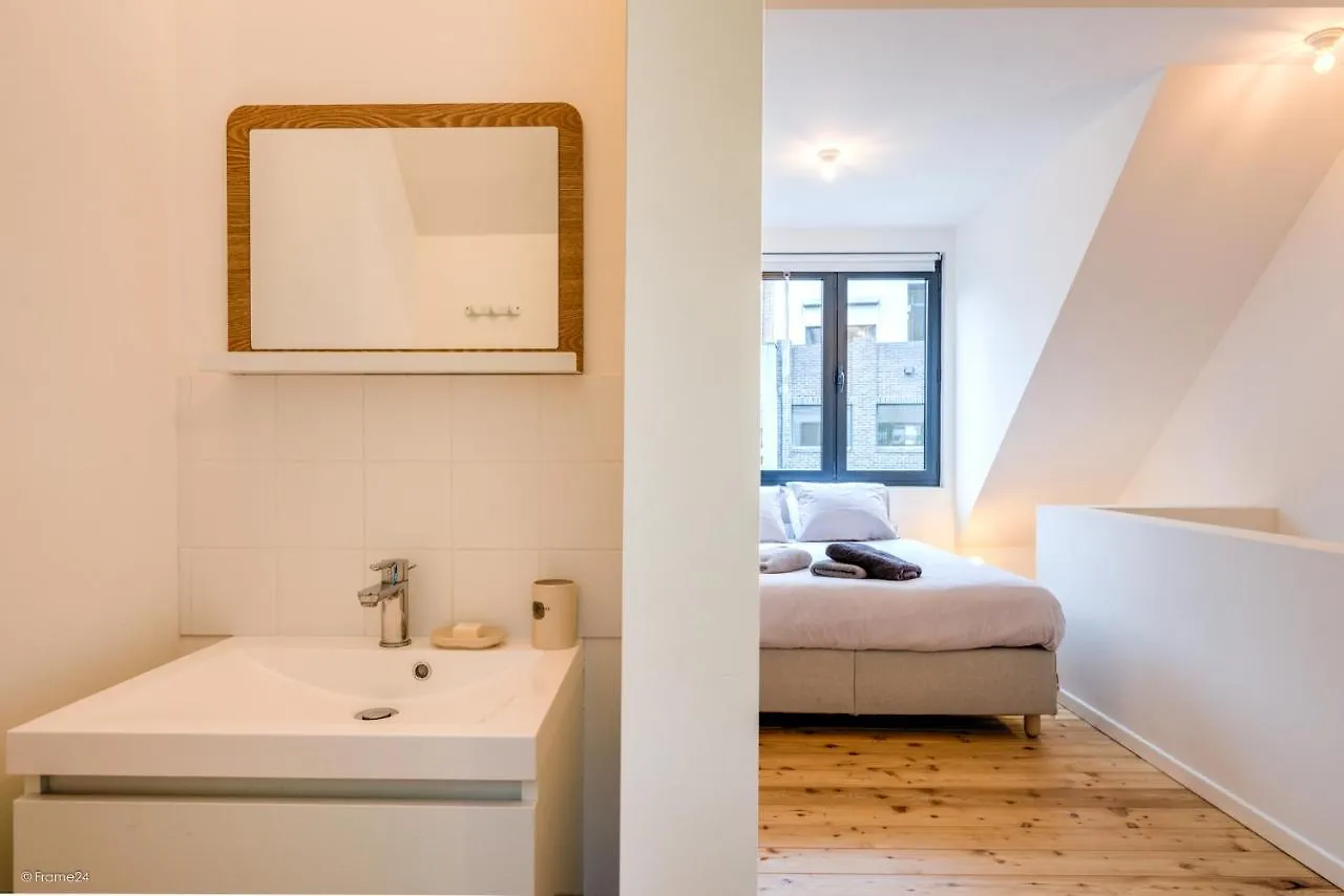 Stylishly Furnished Private Home In A Vibrant Area Antwerpen