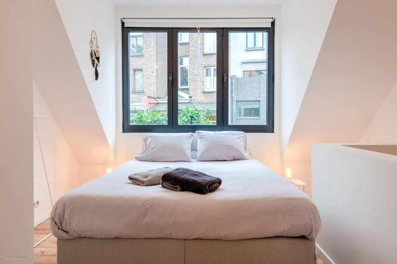 Stylishly Furnished Private Home In A Vibrant Area Antwerpen België
